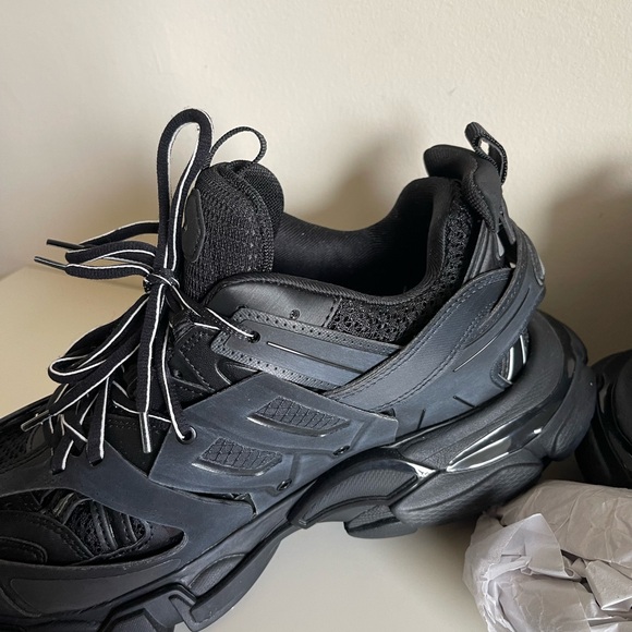 New Balenciagas Track sneaker - Picture 13 of 14